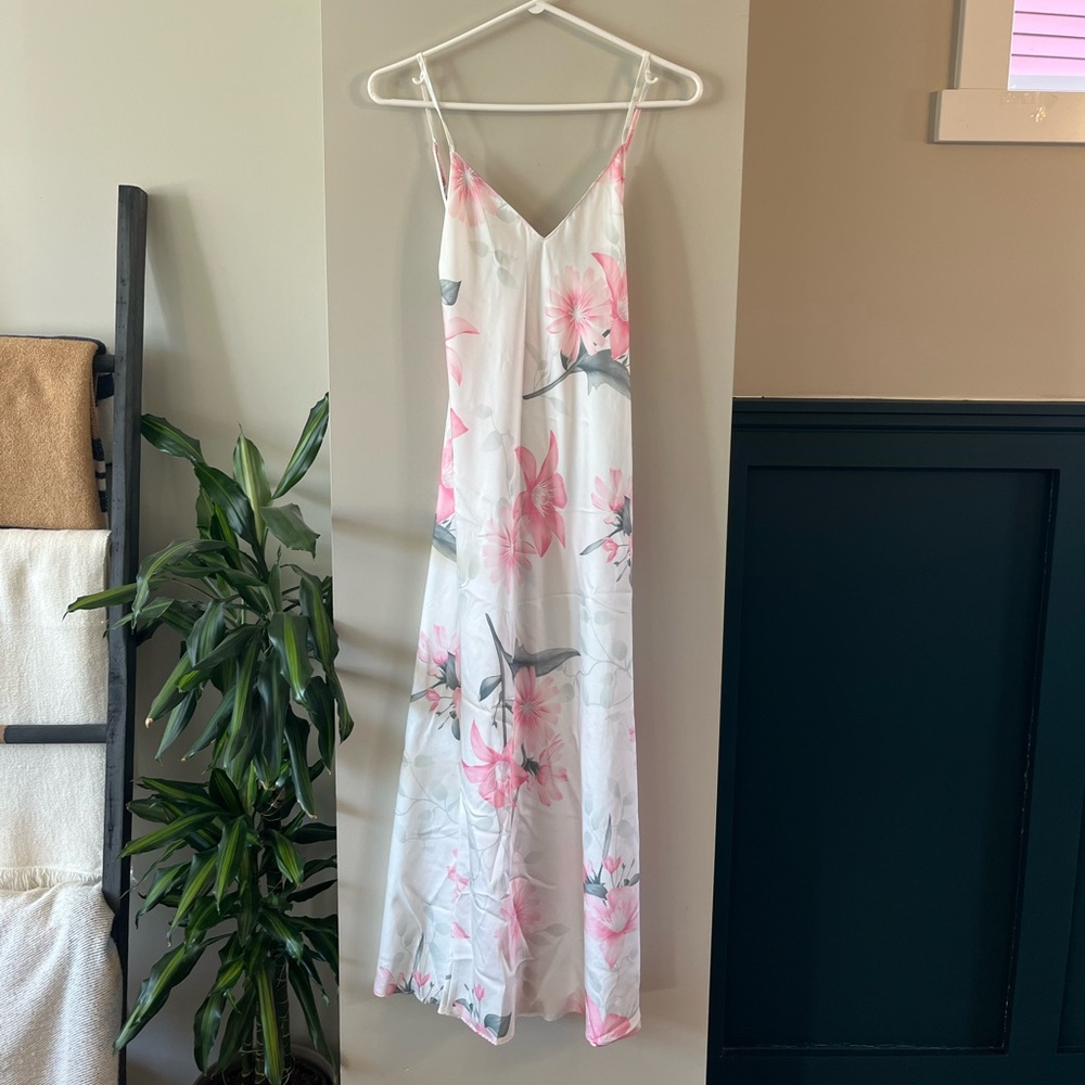 La Vie En Rose Pink and White Floral Chemise
